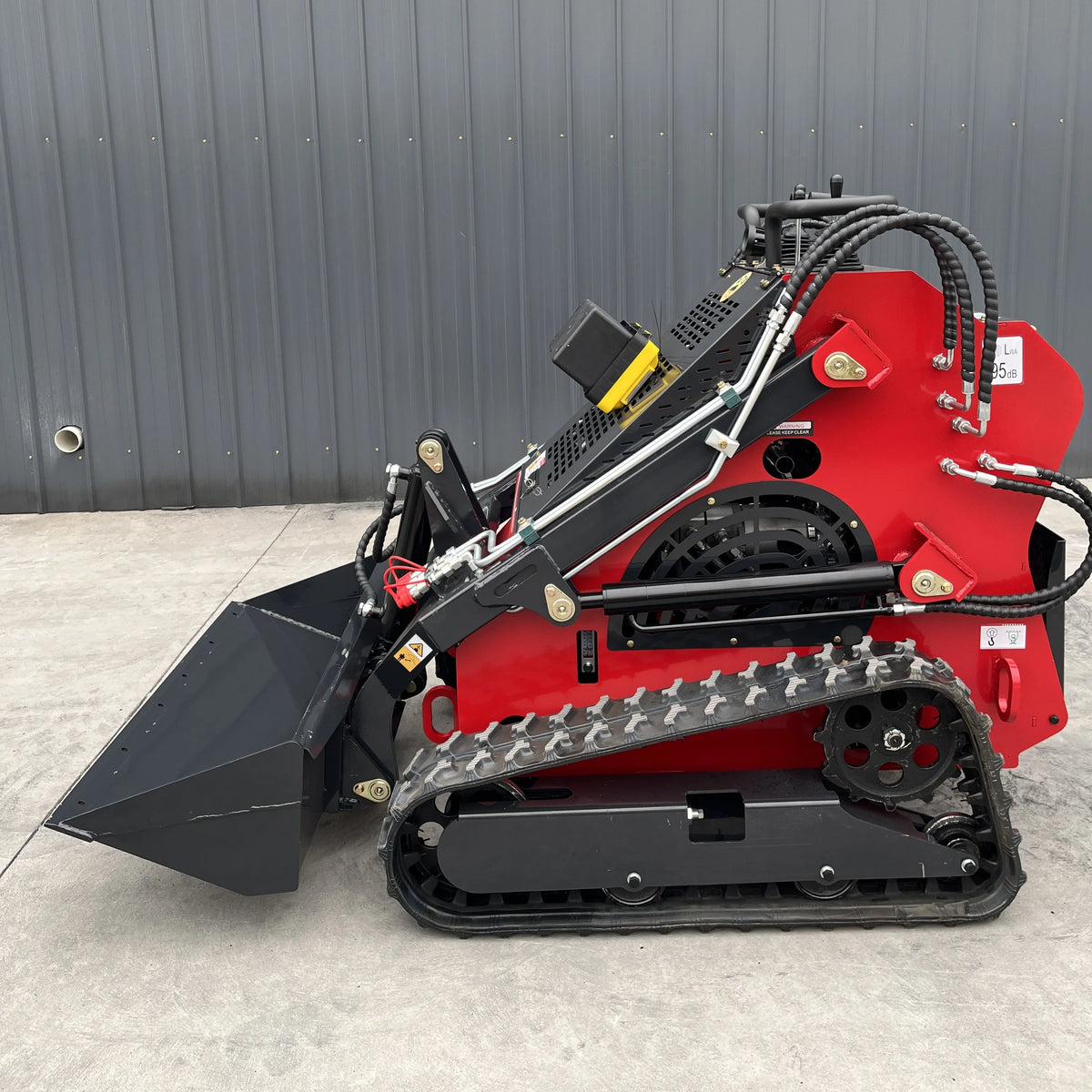 skid_steer_loader_t460a_red_side view